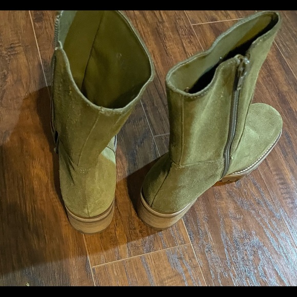 Army green suede boots - Picture 3 of 4